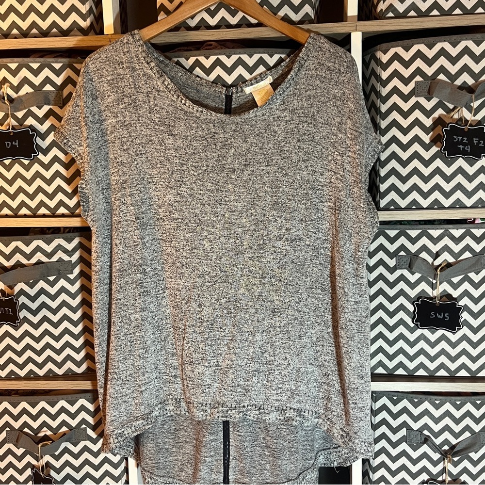 Matty M Heathered Gray Short Sleeve Knit Top